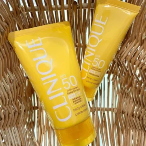 ⁦كريم الوجه للحماية من الشمس SPF 50 من كلينك⁩ - الصورة ⁦2⁩